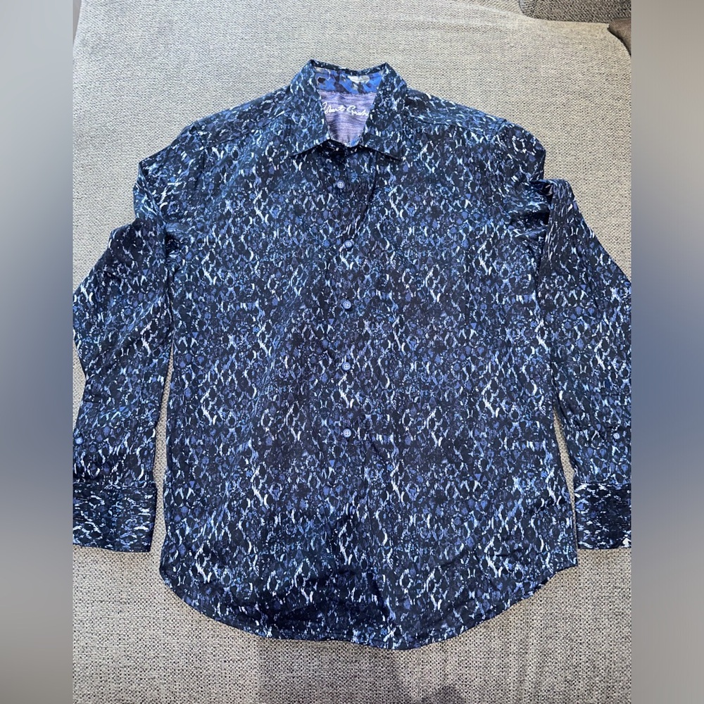 Robert graham size medium